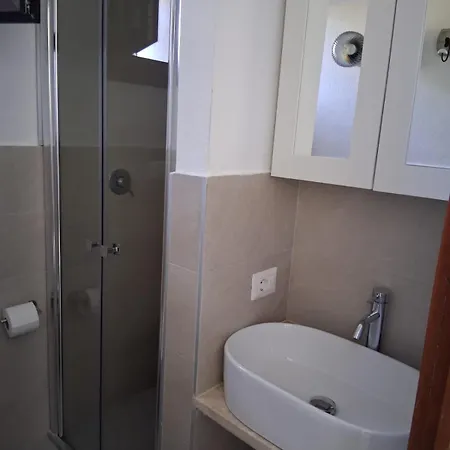 Casa Marta Apartment Enas